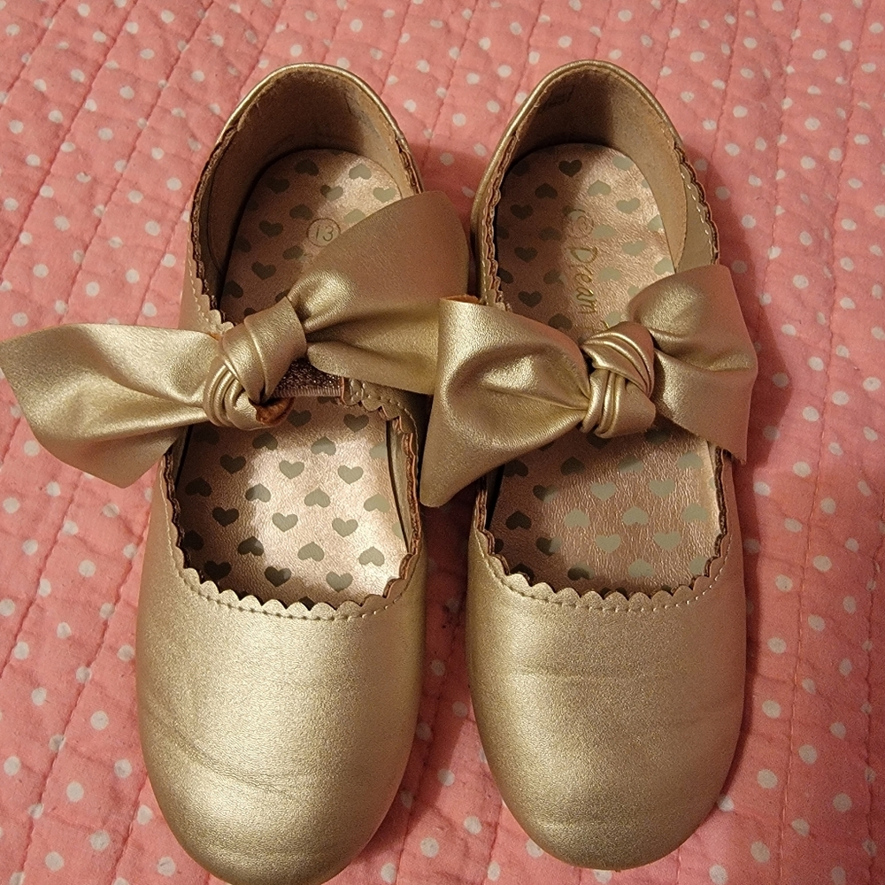 Girls gold dress shoes